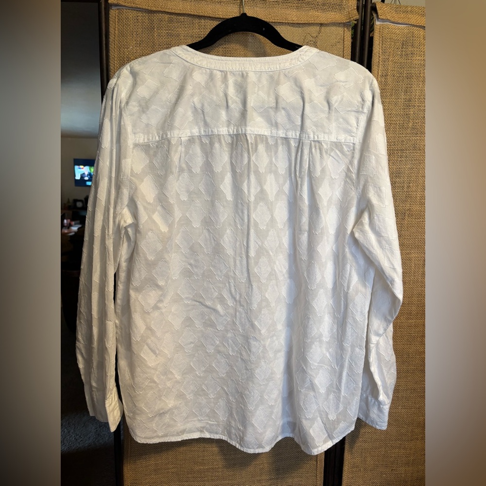 Liz Claiborne White Textured Long Sleeve Henley Style Blouse - Picture 6 of 8